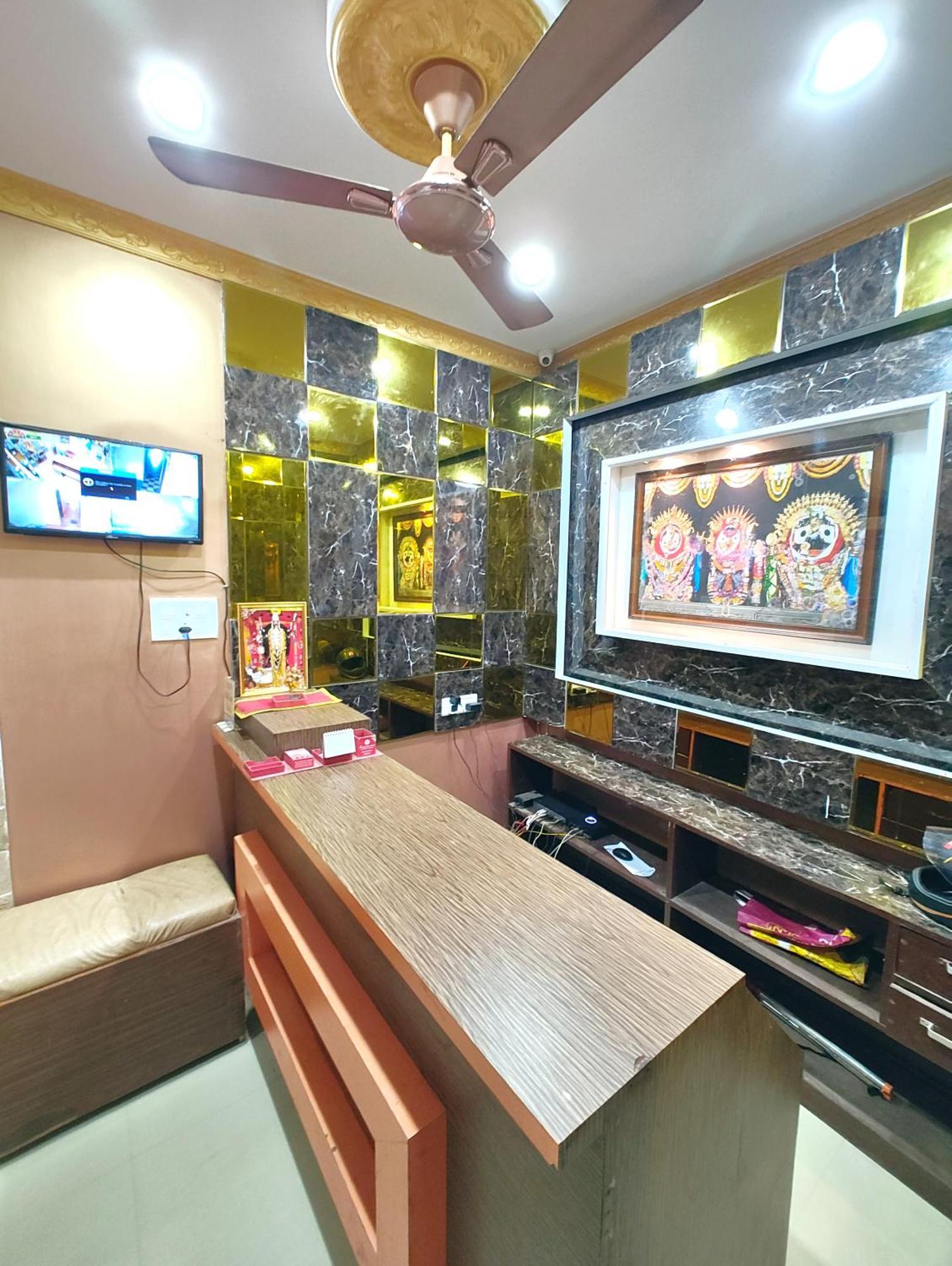 Goroomgo Sahoo Palace Puri - Prime Location Near Sea Beach - Excellent Service With Parking Facilities Exterior foto